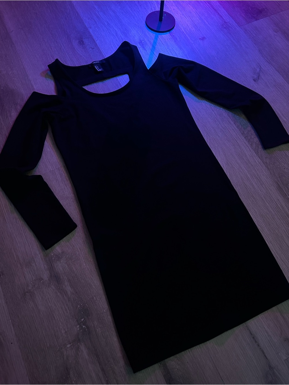 Forever 21 cutout open shoulder black body con mini dress